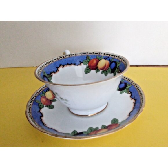 Vintage Ye Olde English Fruit Tea Cup and Saucer Staffordshire Bone China 1920's - Picture 4 of 11